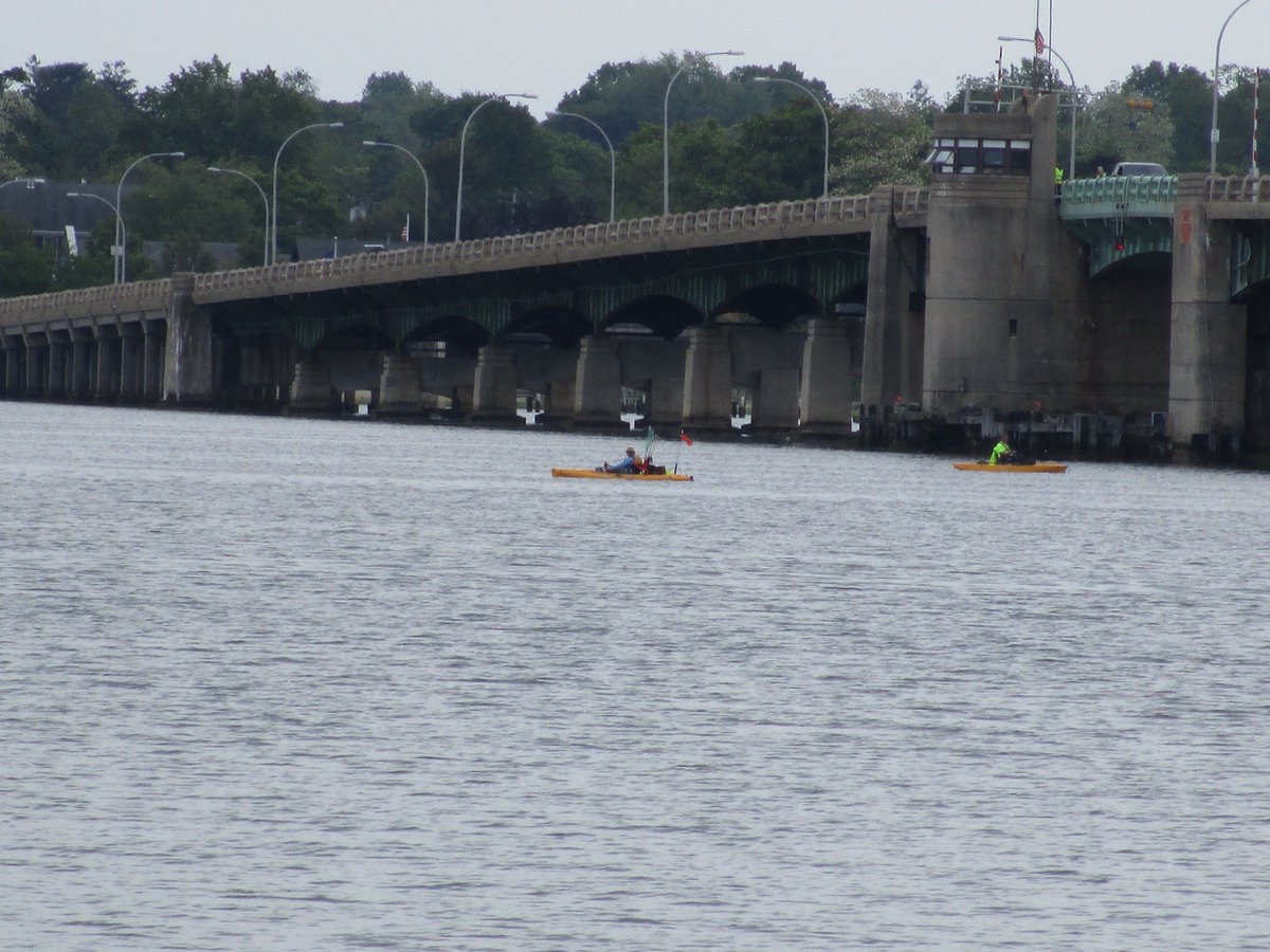 JosephSapia's tweet photo. This week in #MonmouthCo, via the @TwoRiverTimes: #Kayak anglers on the #NavesinkRiver near the #OceanicBridge. https://t.co/wtZ54yowht