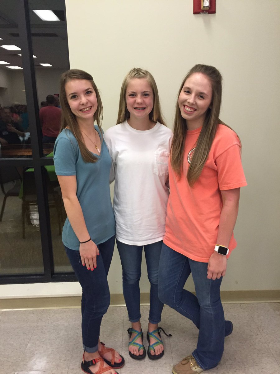 Amyj_Beth's tweet photo. Friday night of Ultimate β€οΈ #Ultimate16 https://t.co/AWmFZFgxKJ