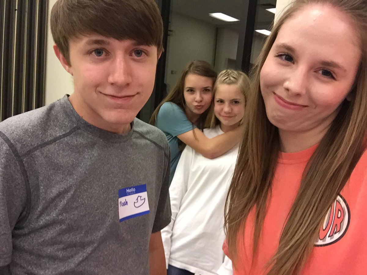 Amyj_Beth's tweet photo. Friday night of Ultimate β€οΈ #Ultimate16 https://t.co/AWmFZFgxKJ