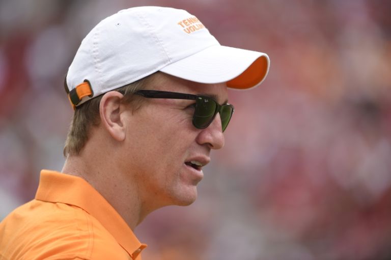 Sports_Channels's tweet image. Peyton Manning confirms he won’t coach for Tennessee Volunteers puls.ly/Z0GO_A #Fansided