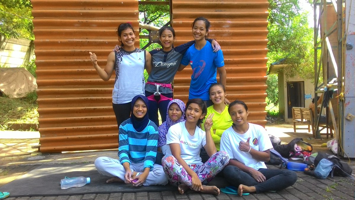 Srikandi Panjat Tebing Jawa Tengah..,Semangat, Disiplin Tinggi Untuk Sebuah Prestasi...<a href="/ganjarpranowo/">Ganjar Pranowo</a>