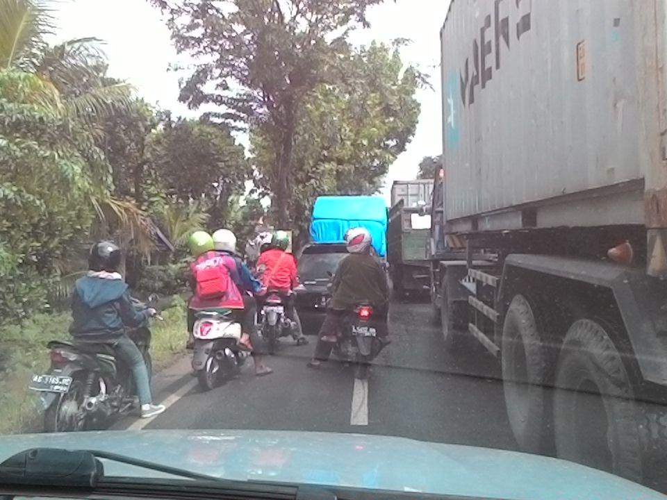 black_uma's tweet photo. @e100ss balongbendo sebelum ciwi macet, 15menit https://t.co/nnEsagMLp4