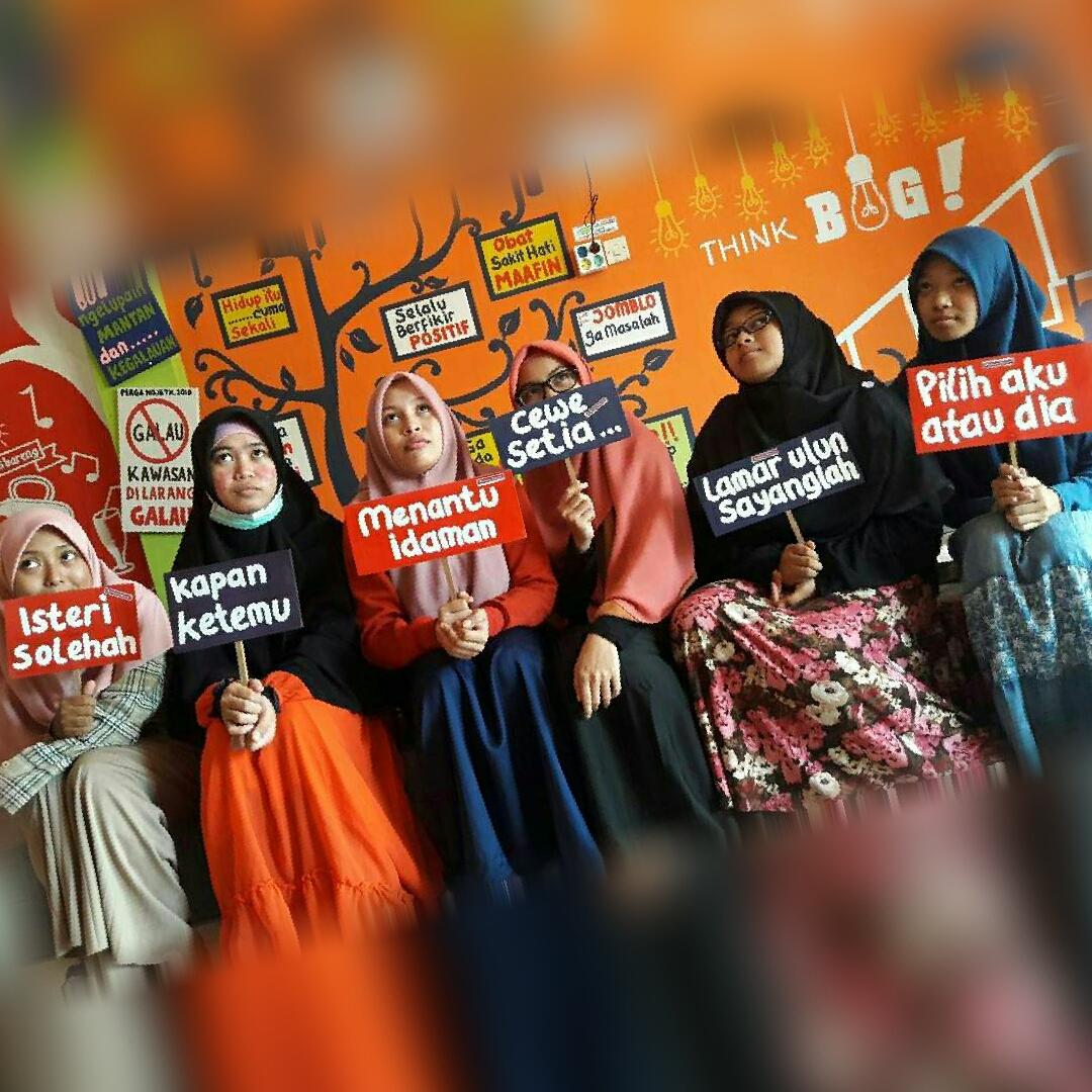 SERU itu Rame-Rame.. di waroeng tongsis (Tongkrongan Narsis) jl. karang anyar jejeran 419 min <a href="/HabarBanjarbaru/">Kota Banjarbaru</a>