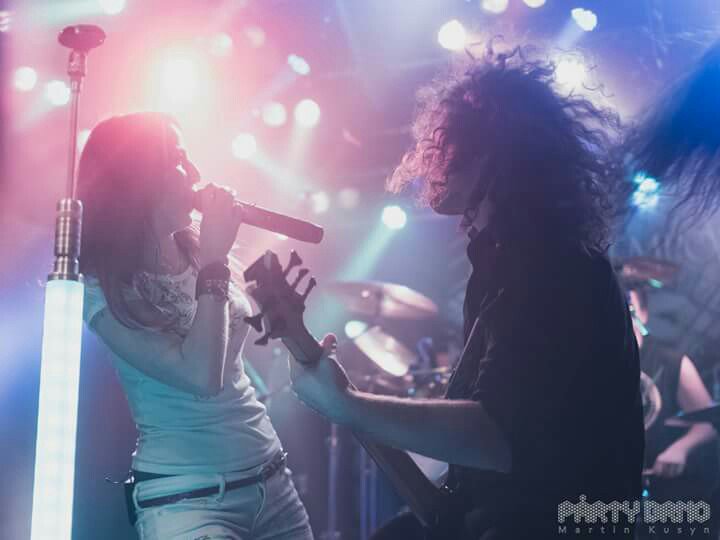 AliaTemporaBand's tweet photo. MORE photos, MORE videos, MORE MORE MORE on https://t.co/zGzpdXWQPw
#aliatempora #femalefronted #lightingmicstand https://t.co/hovPw30cML
