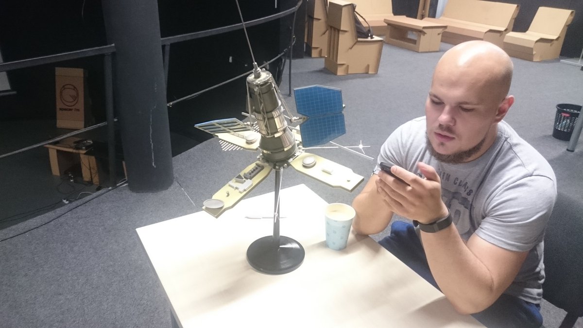 spacer_im's tweet photo. Начало #SpacerHackathon - программируем спутники https://t.co/rNSOrlxENG