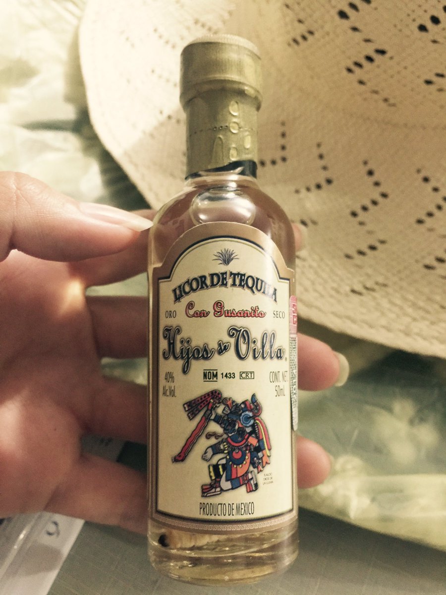 erikaperugachi's tweet photo. Así no se puede, que te regalen un tequila que te da pena abrir ☹️ #tequila #gusano #HijosDeVilla https://t.co/UyJ1nTAyWl