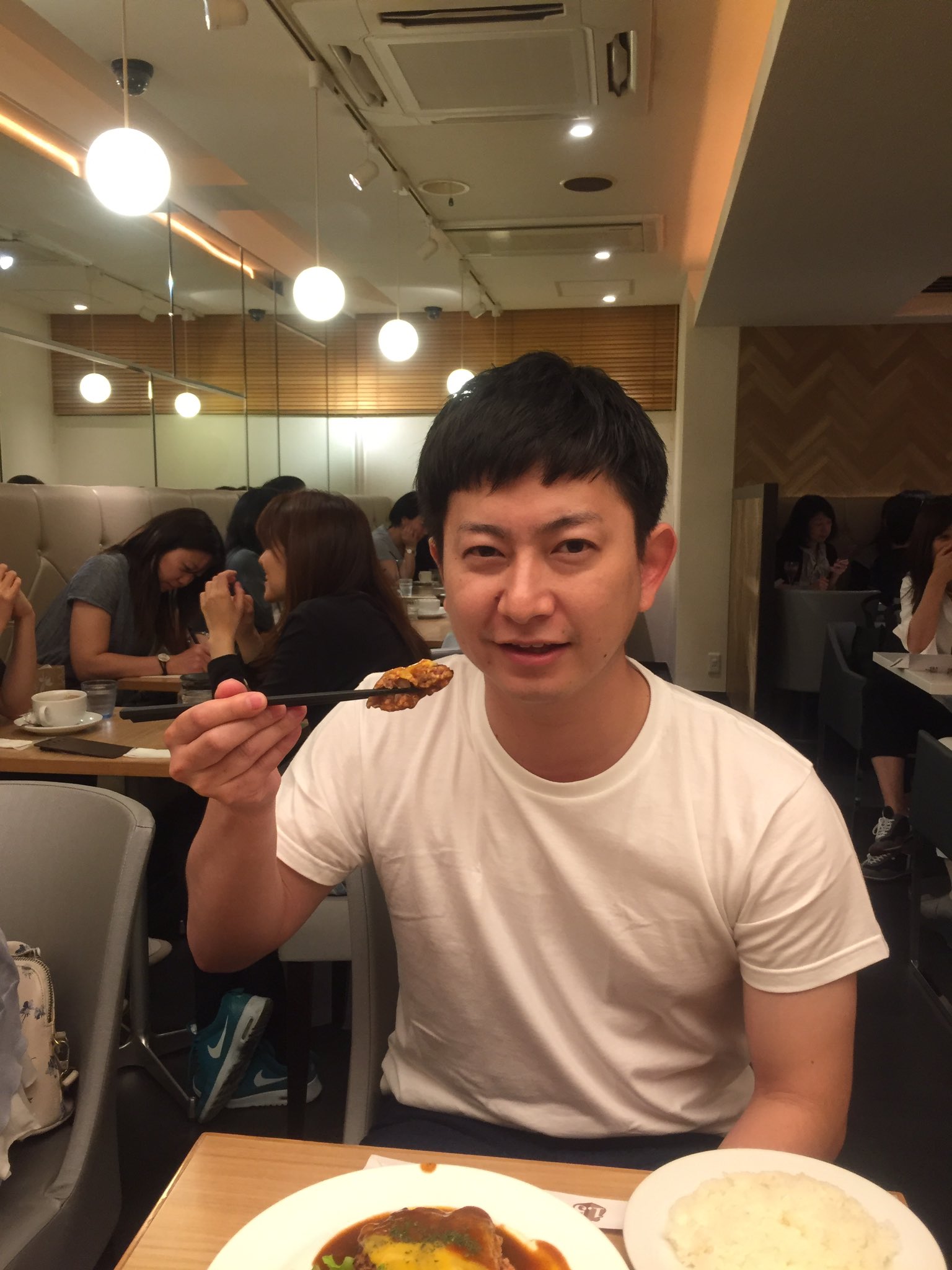 嶋佐 和也 Kazuya Shimasa ニューヨーク Newyork Twitter પર 数少ない同じ山梨 県出身の芸人ダンビラムーチョ大原と新宿のオシャレカフェでランチしてます 僕ら以外女しかいません 彼らがレギュラーで出演している山梨放送 ててて Tv 皆様是非ご覧下さい