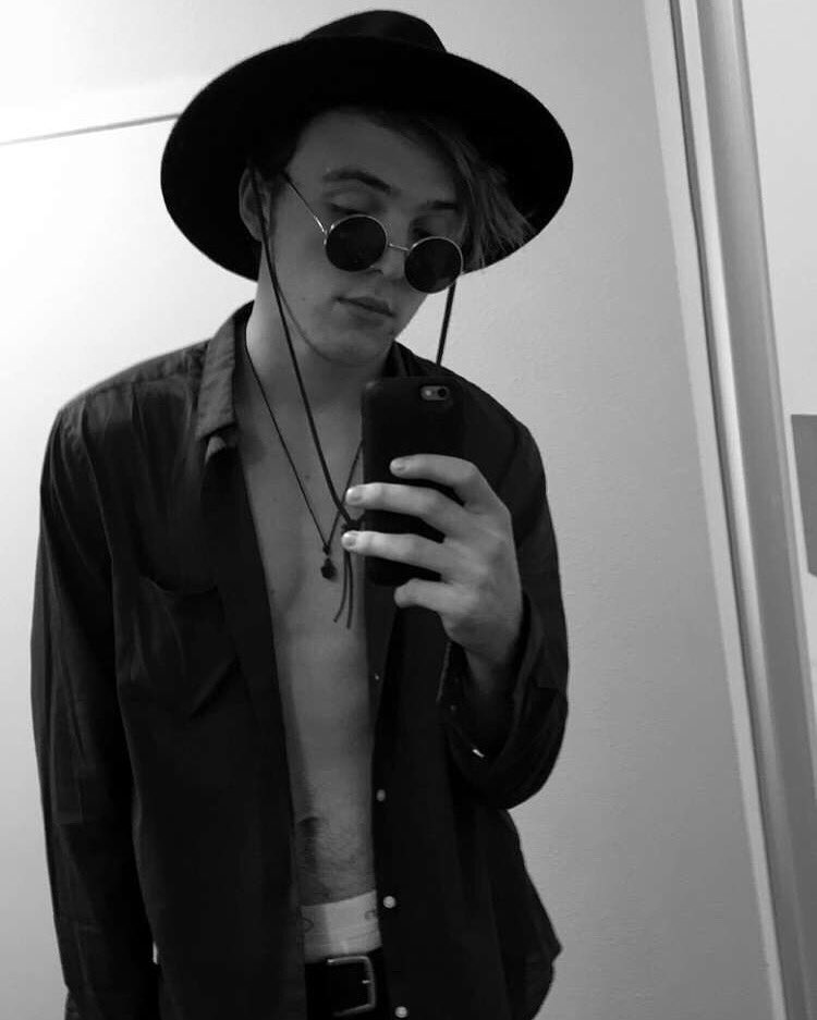 rylandlynch's tweet photo. Add me on snapchat - WylinRyland https://t.co/erpHfQV6on