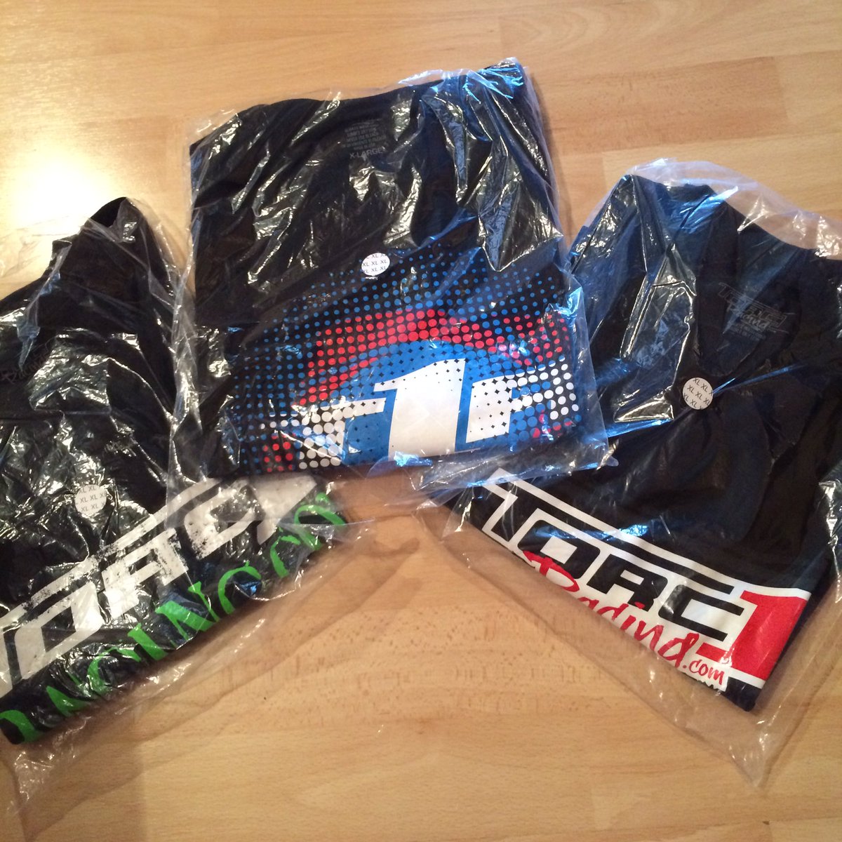 Breaking out the new <a href="/Torc1RacingUK/">Torc1RacingUK</a> t-shirts thanks for your help 👌🏼♿️🏁