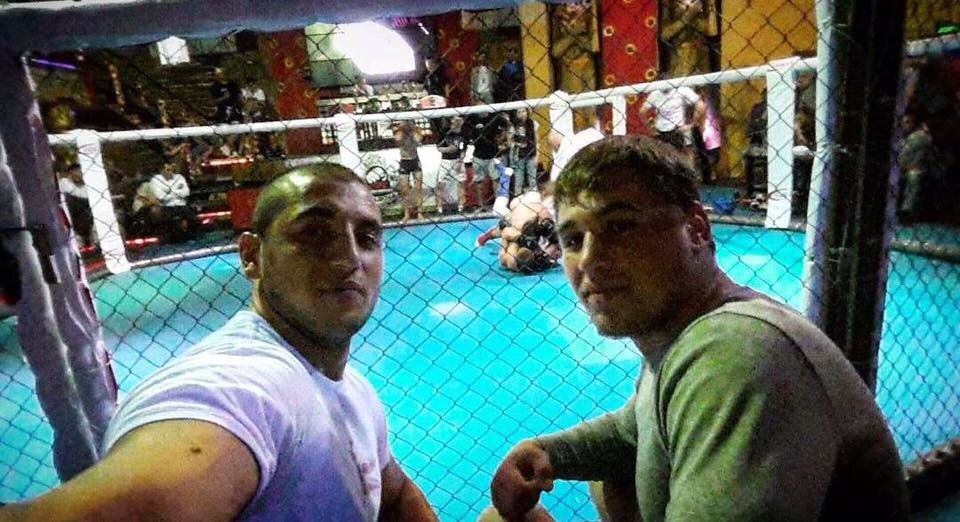 2 farklı kategoride dövüşen kandaşımız birde Dünya Grappling 2.liği kazanarak ülkemizin bayrağını en iyi +++

2/3
