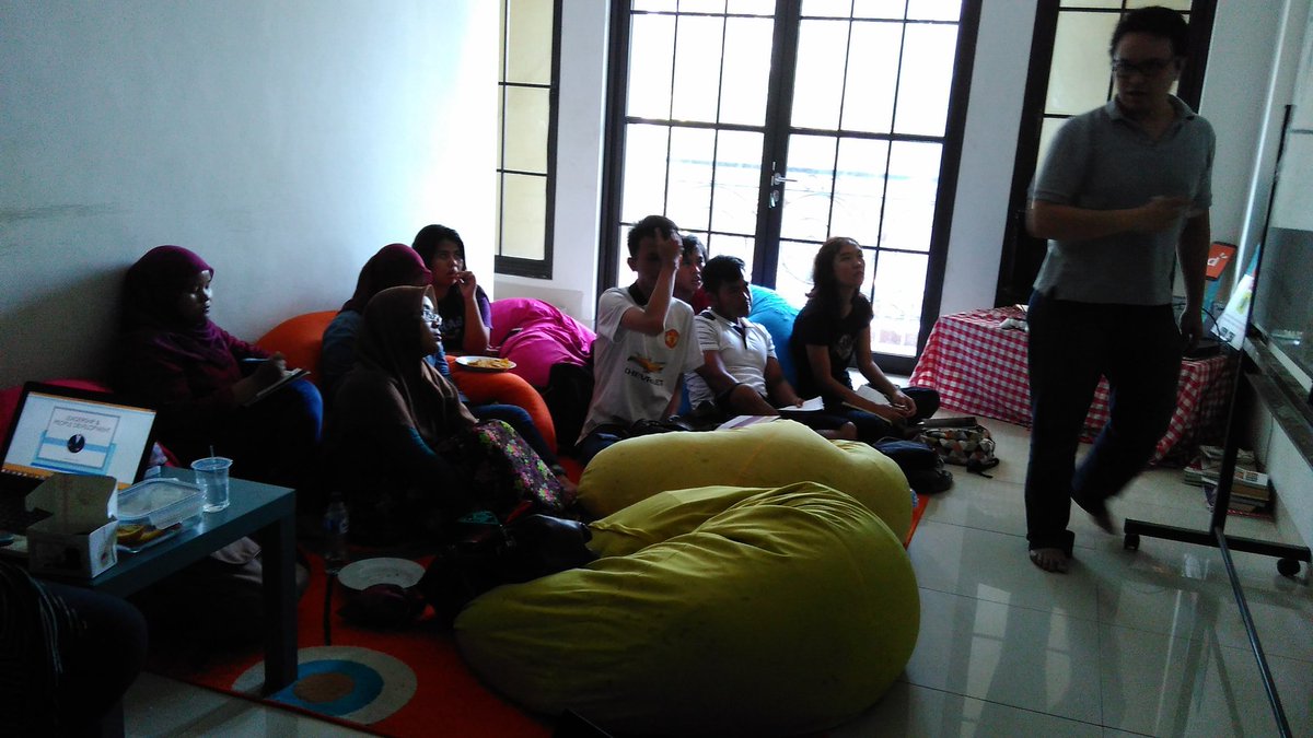 IDstudentjob's tweet photo. Hari ini para startis ikutan Sesi mentoring ketiga program star ttg leadership &amp; people development https://t.co/b1R2Pz4Mdm