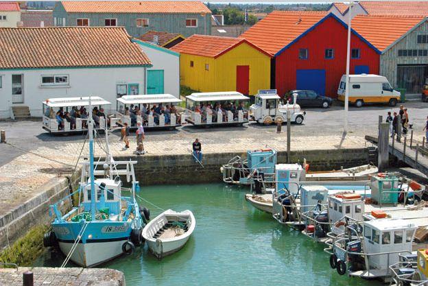 c_agentsFR's tweet photo. Le Restaurant du Port situé sur l'Île d'#Oléron recherche un chef de cuisine https://t.co/lISlkKxmum #Emploi #chef https://t.co/E2MR6BXTAP