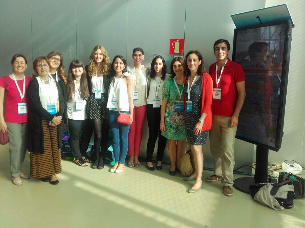 Algunas compañeras de 4° de <a href="/FarmaciaUSJ/">Farmacia_USJ</a> se pasaron ayer a exponer sus pósteres en #SEFAC2016. ¡Mucha suerte! 😊💊