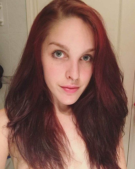 After the blue, and the purple... Back to red! https://t.co/n1W42icp8q<a href="/tag/selfie"class="tags"><span>#selfie</span></a>