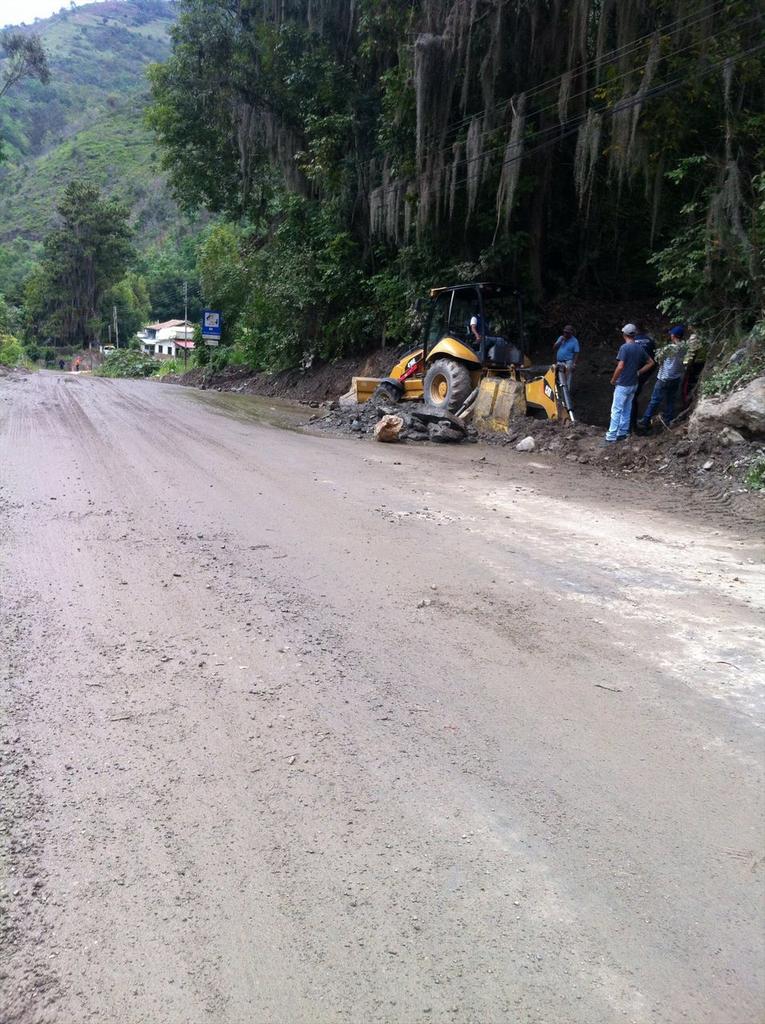 mintransporteve's tweet photo. #ATENCIÓN Restablecido el tránsito en #T007 sector Cacute, Municipio Rangel, estado #MER https://t.co/gnZX690nOi