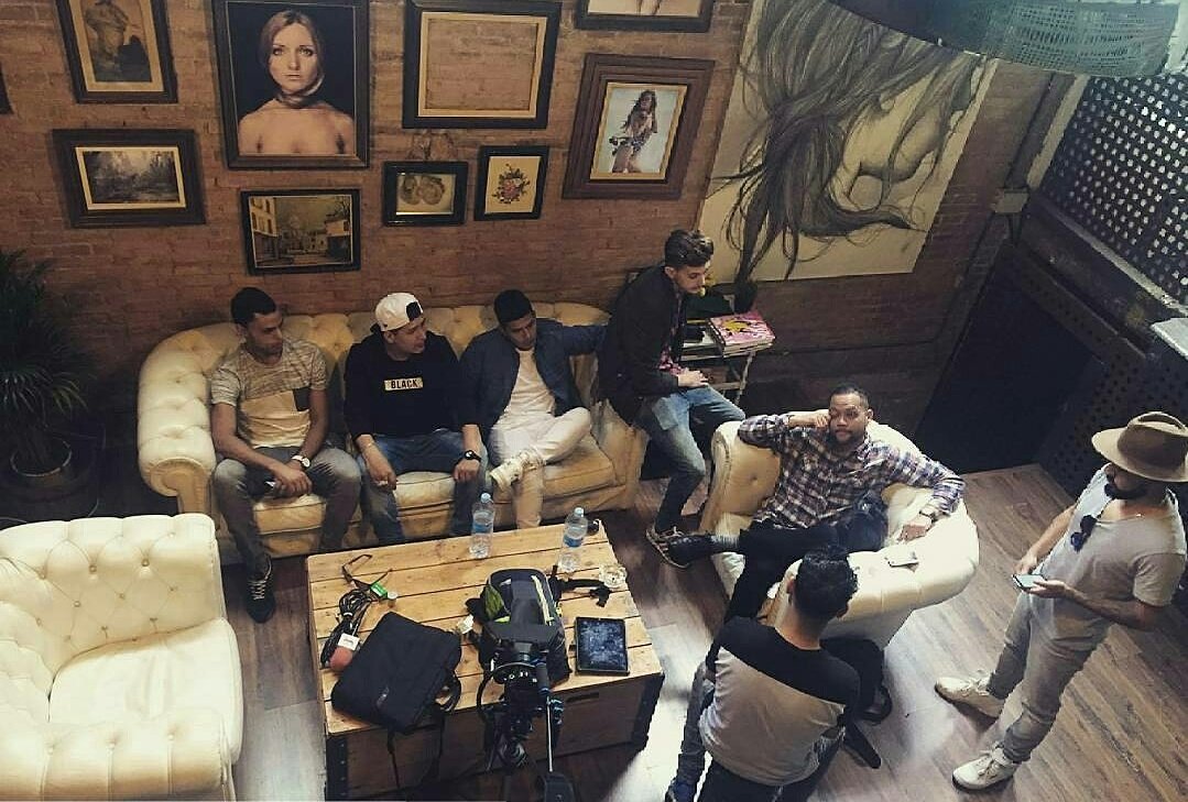 Que buena entrevista con estos talentos Ecuatorianos <a href="/jeampierreMusic/">Jeampierre🍀</a> <a href="/yosoyarsen/">ARSEN</a> #elportaldebarcelona #08sesion