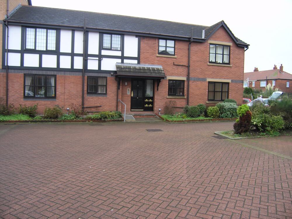#ForRent at £99/week (+bond+fees) a lovely 1 bed g/f #apartment in South Shore.

Details >>> goo.gl/OSy65C
