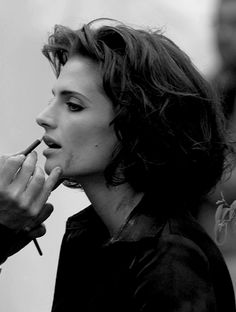 katebeckett98's tweet photo. Stana Katic getting her make up done appreciation tweet https://t.co/cWFzMrWCge
