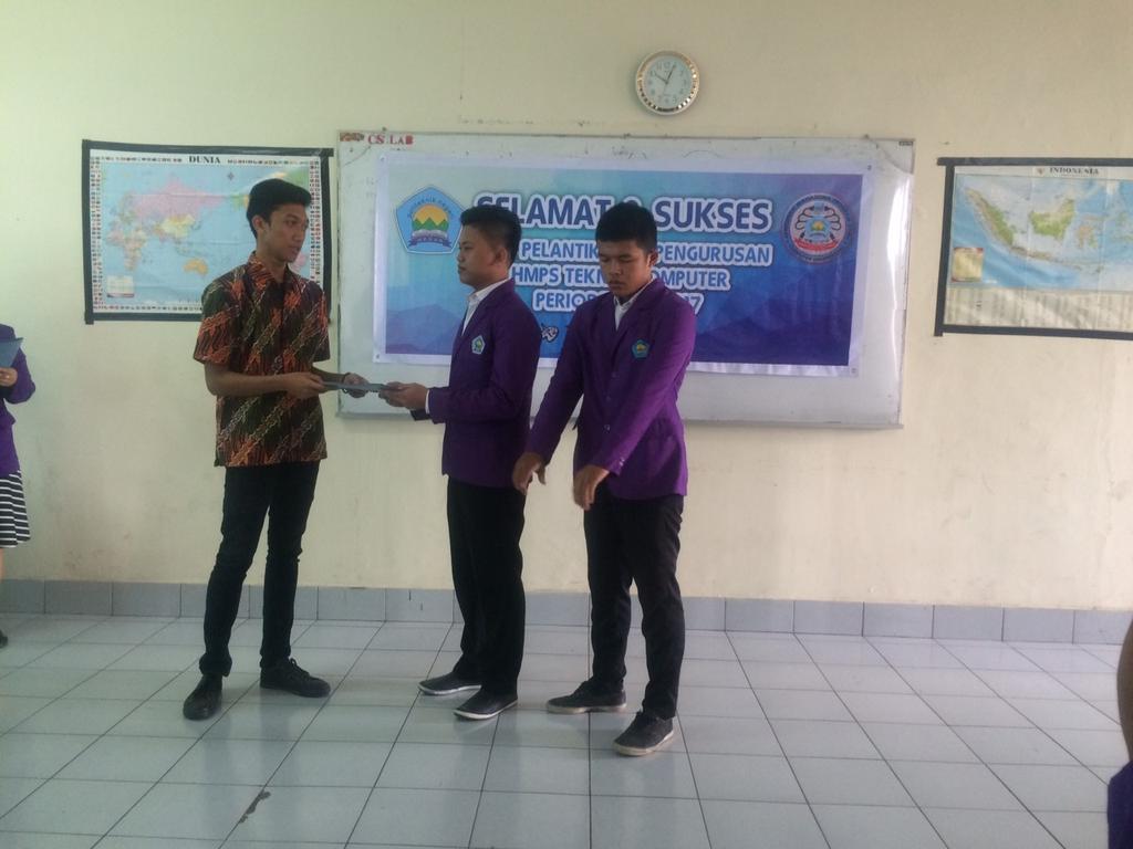 bempolmed's tweet photo. Pelantikan hmps @CEPolmed pagi td di gdg U lt 3 Polmed. Selamat atas pelantikannya, Semoga amanah. Hidup mahasiswa! https://t.co/qgQQZvJ5Pf