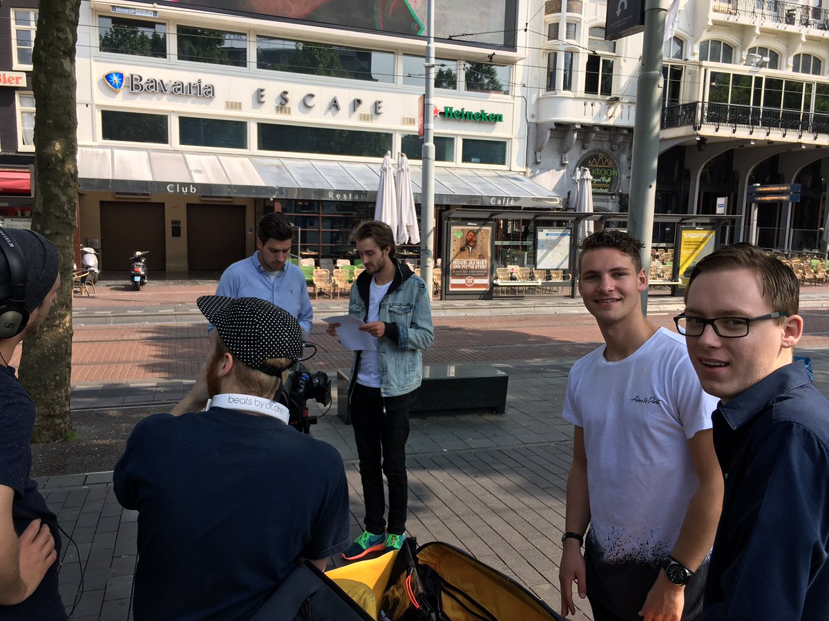 bartjaminon's tweet photo. Op het #rembrandtplein met @rensvlemmings @rikvdwiel &amp; @JoeBlack2k  filmpje opnemen voor #skillsheroes #skillstv https://t.co/ZjOuPn2IWA