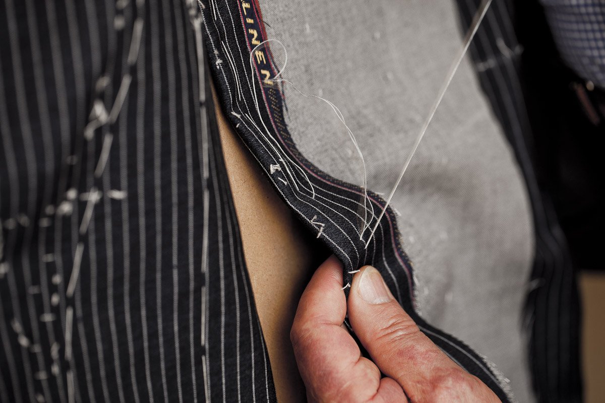 PacoRocaModa's tweet photo. Estás a tiempo de que te diseñemos y confeccionemos a medida el traje de tus sueños. #PacoRoca #Castellón #sastreria https://t.co/LhJ8jssLVq