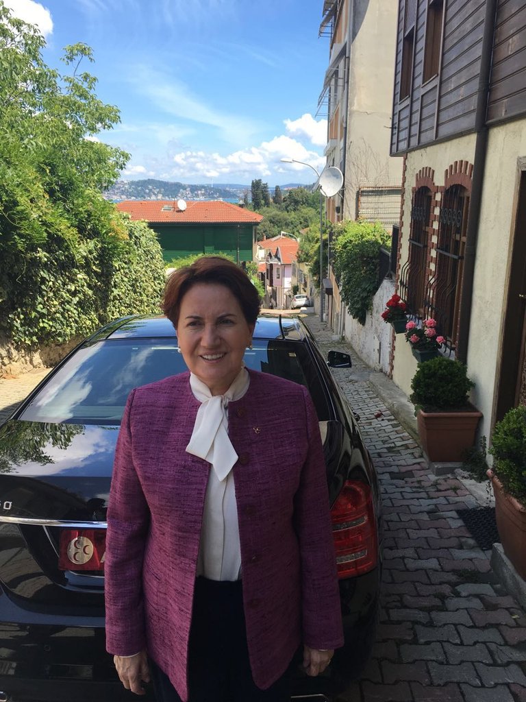 meral_aksener's tweet photo. BOLU programı için İstanbul'dan yola çıktık. https://t.co/kN3hx12UQQ