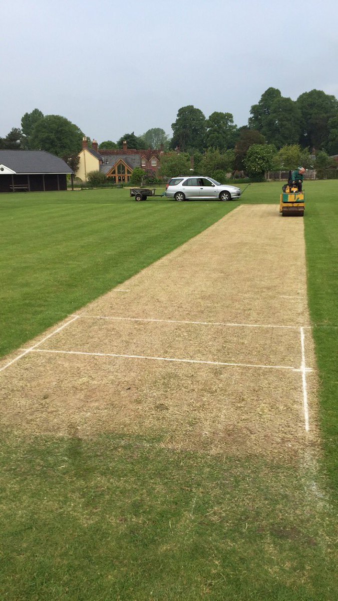 Damerhamcc's tweet photo. Final pitch prep for DCC v @Bournemouth_CC III, 2pm #HCL2016 https://t.co/niE1kmznMP