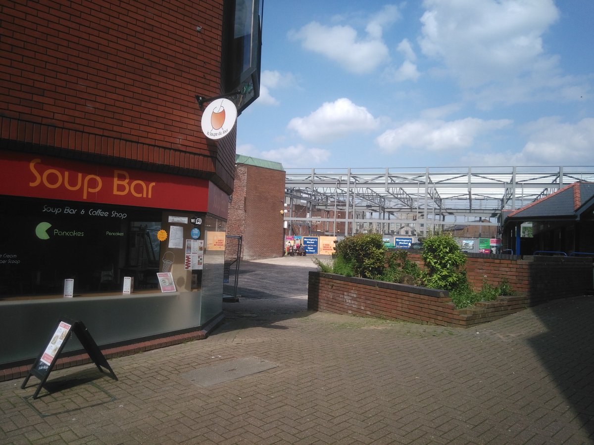 Let ther be light !!!.. works are finished and we can see the wide open space around the market ! good job CPUK.