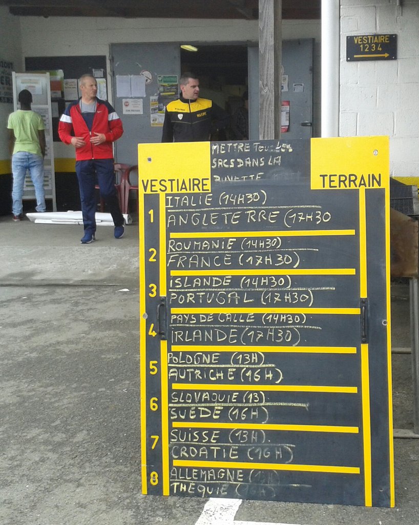 alwa63's tweet image. Tout est en place pour les 1/8 è de #eurocup #Saive avec @JulienMottard et @RTC_Tele_Liege #football #ados