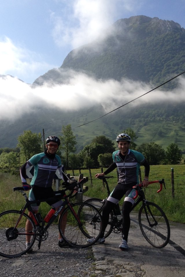 acondemellado's tweet photo. Discussing @NEMsolutions future climbing mountains with @alvarozevallos #NEMjersey #teamfitcompanyfit #auratech #fb https://t.co/zdMhJccBU6