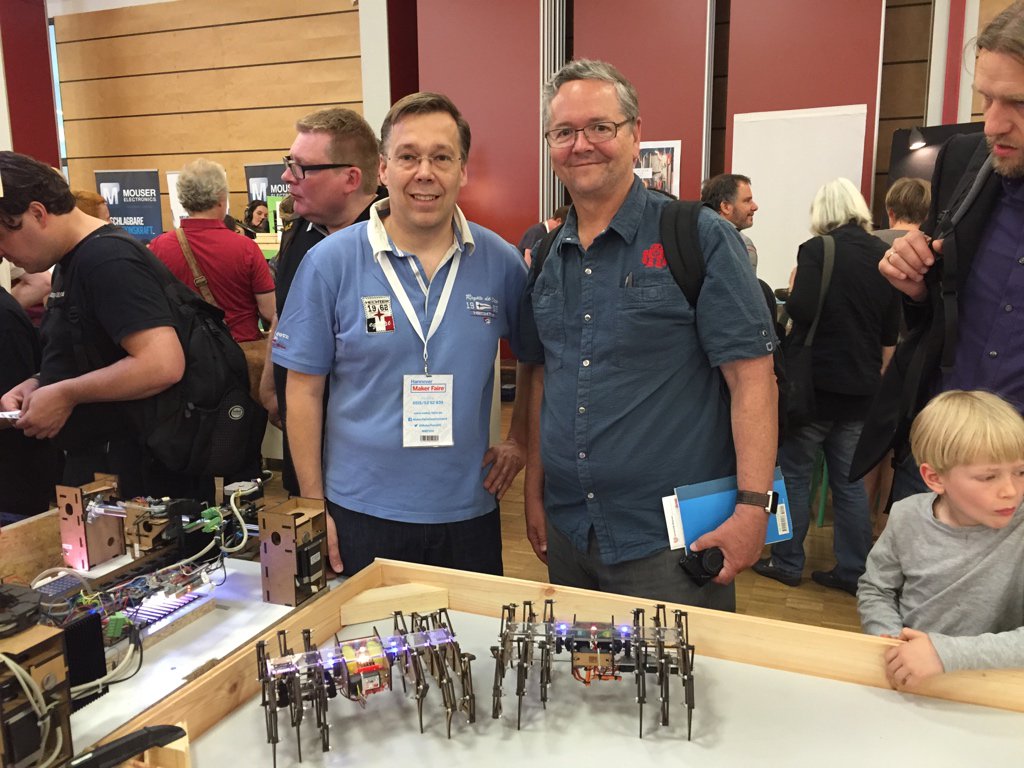 HobbyIngenieur's tweet image. Thank you very much @dalepd for visiting the #Strandbeest family at booth 21 !!@MakerFaireHann :-) #mfh16