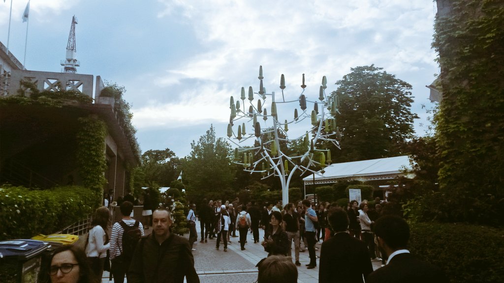 impulse_labs's tweet photo. L'arbre à vent de @NewWind_RD à @rolandgarros https://t.co/2TXUqXf9r1