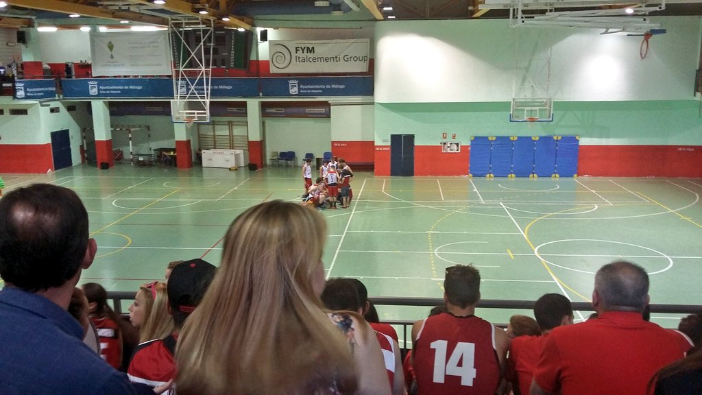 CDJPuertaOscura's tweet photo. La 🔴MAREA ROJA🔴 se vuelca ahora con el 🔴JUNIOR 🏀en su FINAL ante ⚫Cánovas del Castillo 🏀
#CDPO4.0
#SiempreJuntos https://t.co/u4W62pfuHI