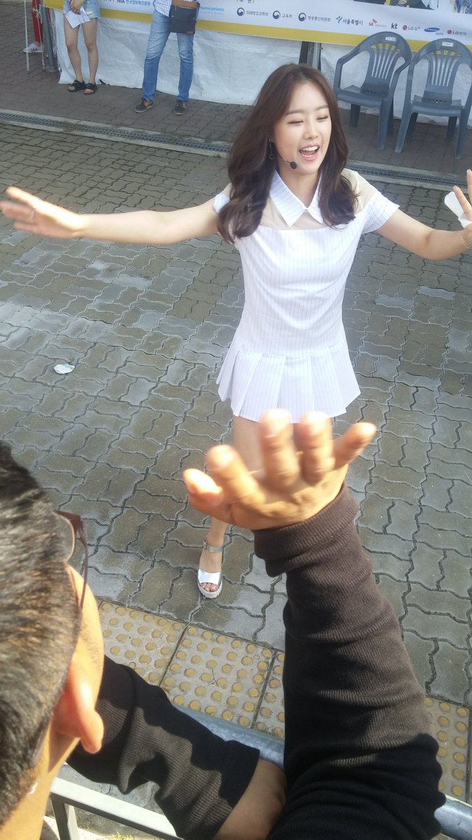 KBO_Lions's tweet photo. @SECRETsongjieun 횻쏭썬정) 
누나~~ 오늘 오랜만에 봐서 좋았어요!!
제작년에 보고 2년만에 만났는데도 외모ㄷㄷㄷ https://t.co/3GyHuSERNq