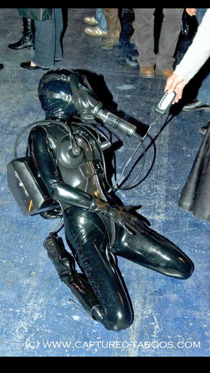 ᴅɪᴇ ɢᴜᴍᴍɪᴘᴜᴘᴘᴇ on X: Sunny & warm, perfect day to be fully enclosed in  latex 😋 Enjoy it - i do it :) beltbody nice pic capturedtaboos  t.co0VTswy5rtR  X