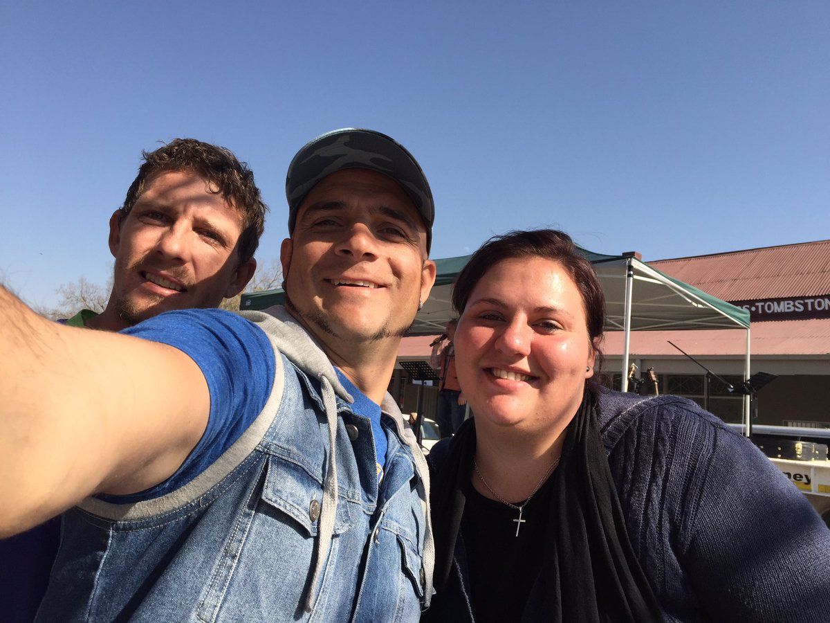 DuaneLouw's tweet photo. LEKKER Koffiefontein Boeremark!!! Die plek het gees!!!!!!@360musiek @SAFeeste @smashingpromo @VonkMusiek @kykNETNOU https://t.co/NASsjE9yFA