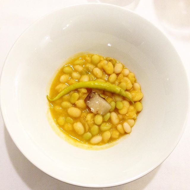 Lo nuestro son las verduras de la huerta pero no nos podemos resistir a caer en la tentación de comer pochas…