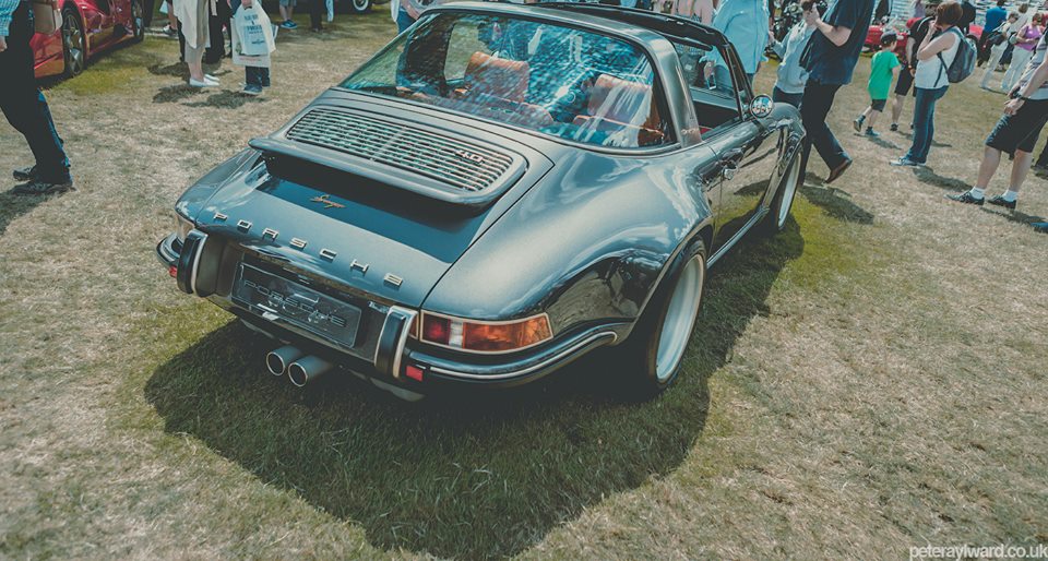 HistoRacingHD's tweet photo. Behold the 911 Singer, Porsche’s pearl reimagined to pure perfection.
Shot by @peteraylward https://t.co/OkKbU2Dani