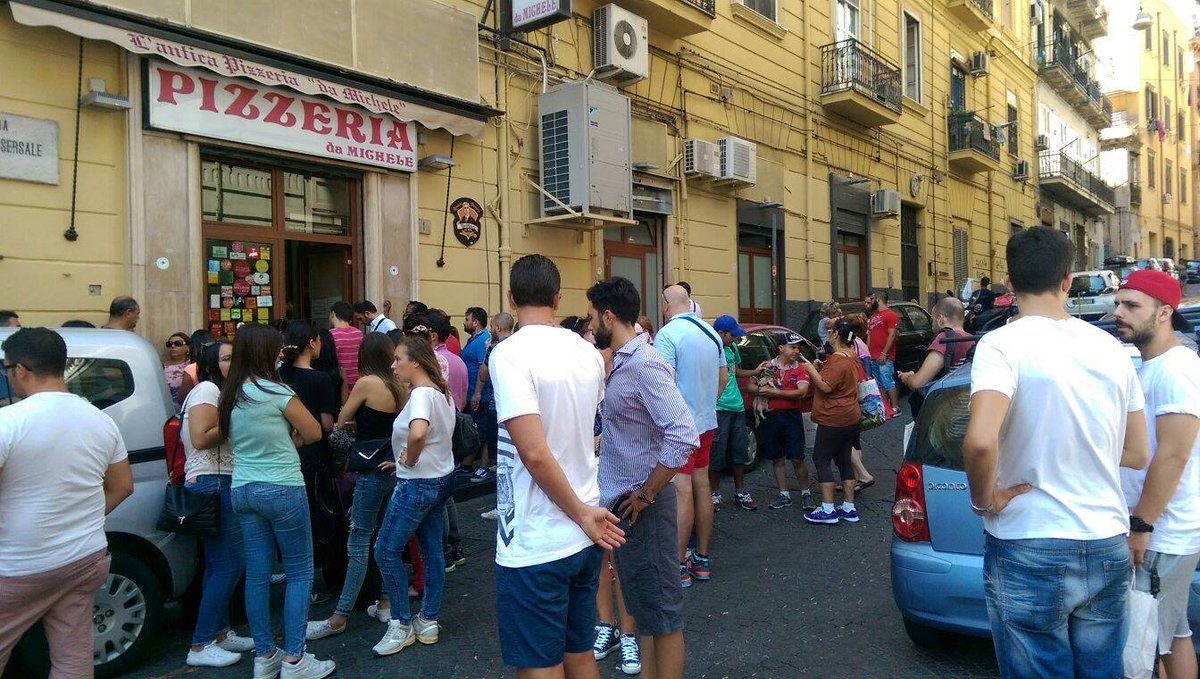 DaMicheleNapoli's tweet photo. Il tempio della pizza #DaMichele #Napoli #unicasede https://t.co/Lvw7WJYlBy