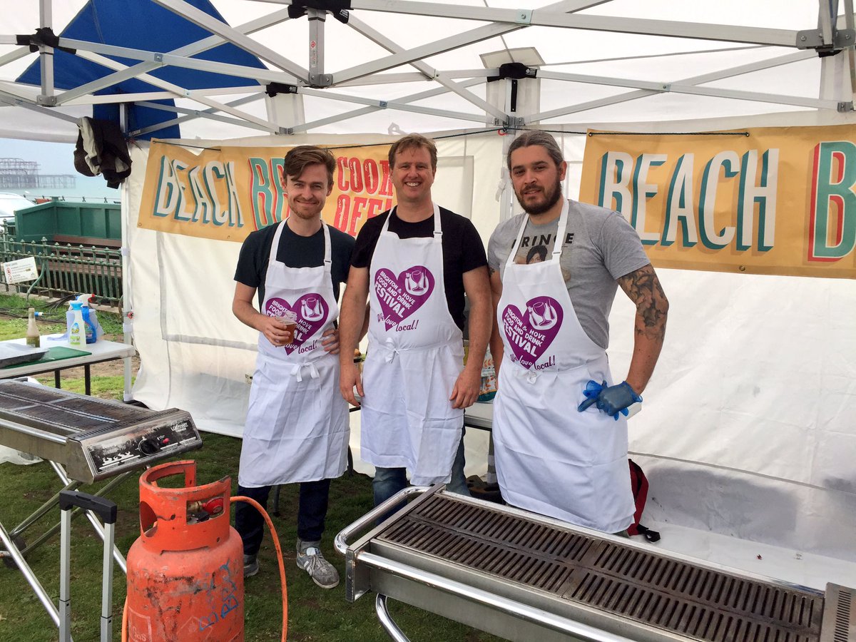 First up on <a href="/thebeachbbq/">Beach BBQ</a> Cook Off today is <a href="/Finnscottdelany/">Finn Scott-Delany</a> from <a href="/brightonargus/">Brighton Argus</a> &amp; Tom from @foodboozereview