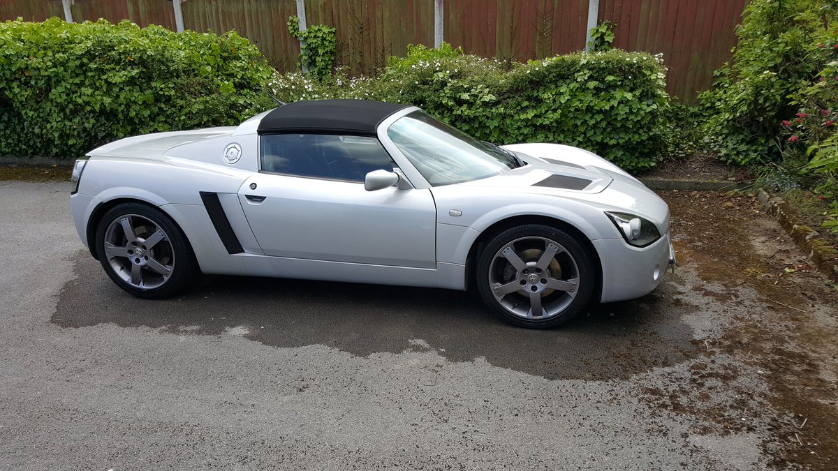wolfster2's tweet image. caralot.co.uk/vx220 washed,waxed ready for roof off and drive down blackpool seafront👍👍👍