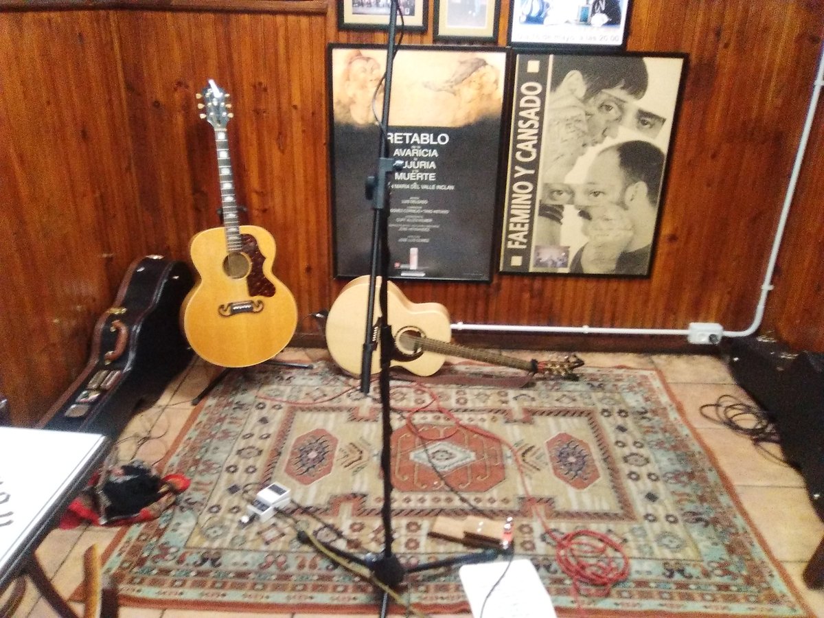 ClubByronitas's tweet photo. Kike Calzada @CafeLordByron #ArtStreet https://t.co/XglusTO2Iv