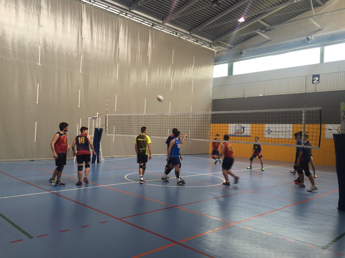 Voleimataro's tweet photo. Amistós del SMA i el CMA com a preparació del #CECM2016 a #Murcia #voleibol #Mataró Bona feina! @davidcasas33 https://t.co/7vhpvgDPMm