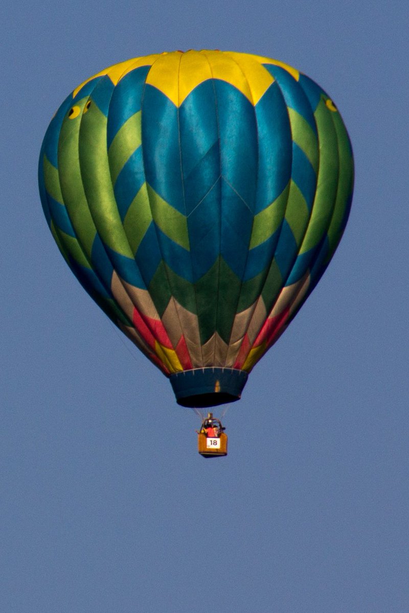 jeremysbrown's tweet photo. Something extra special on our family walk last night. #WRALBalloonFest https://t.co/411dUc26zZ