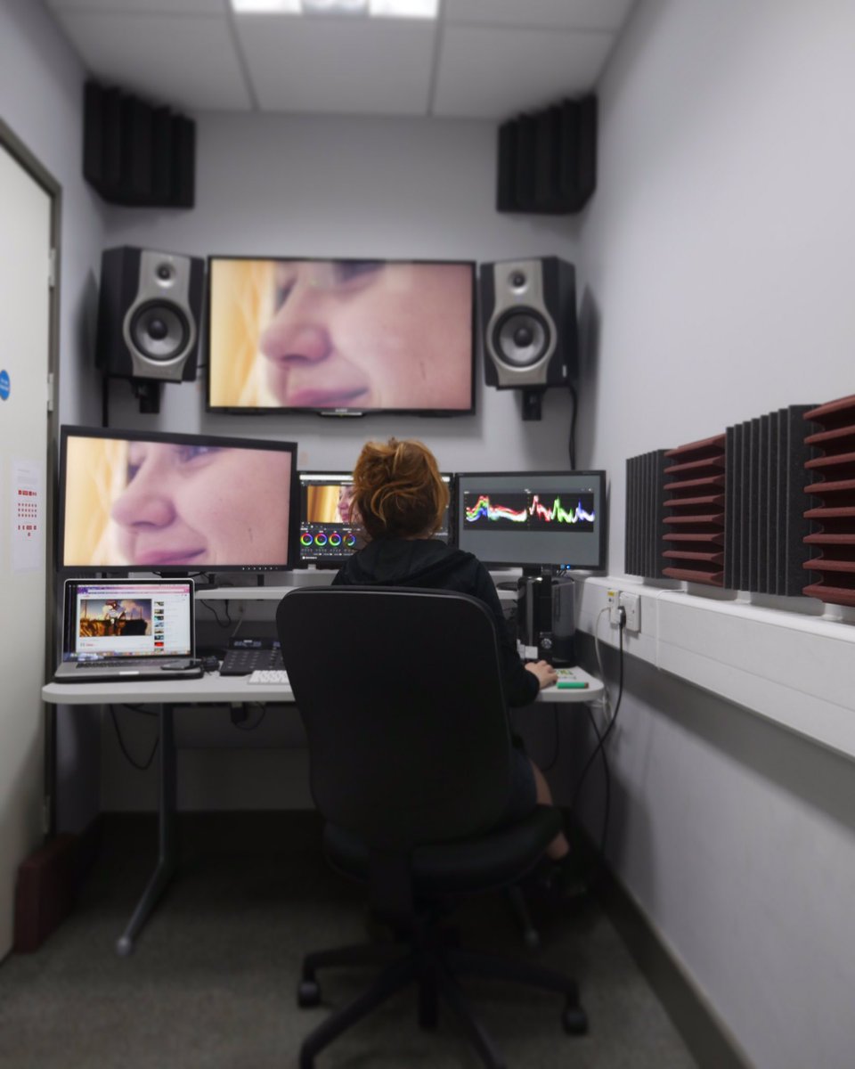 sroquep's tweet photo. Developing my skills as a #colorist with #davinciresolve12. Currently finishing 3 short films #dissertationproject https://t.co/gKGqXv8QIT