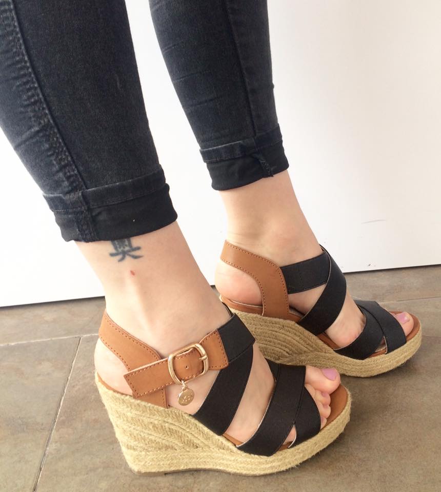 Familia, cuñas perfectas y cómodas! Un éxito total! Además sorteo muy pronto, participa en: facebook.com/Tacones-Soul-1…