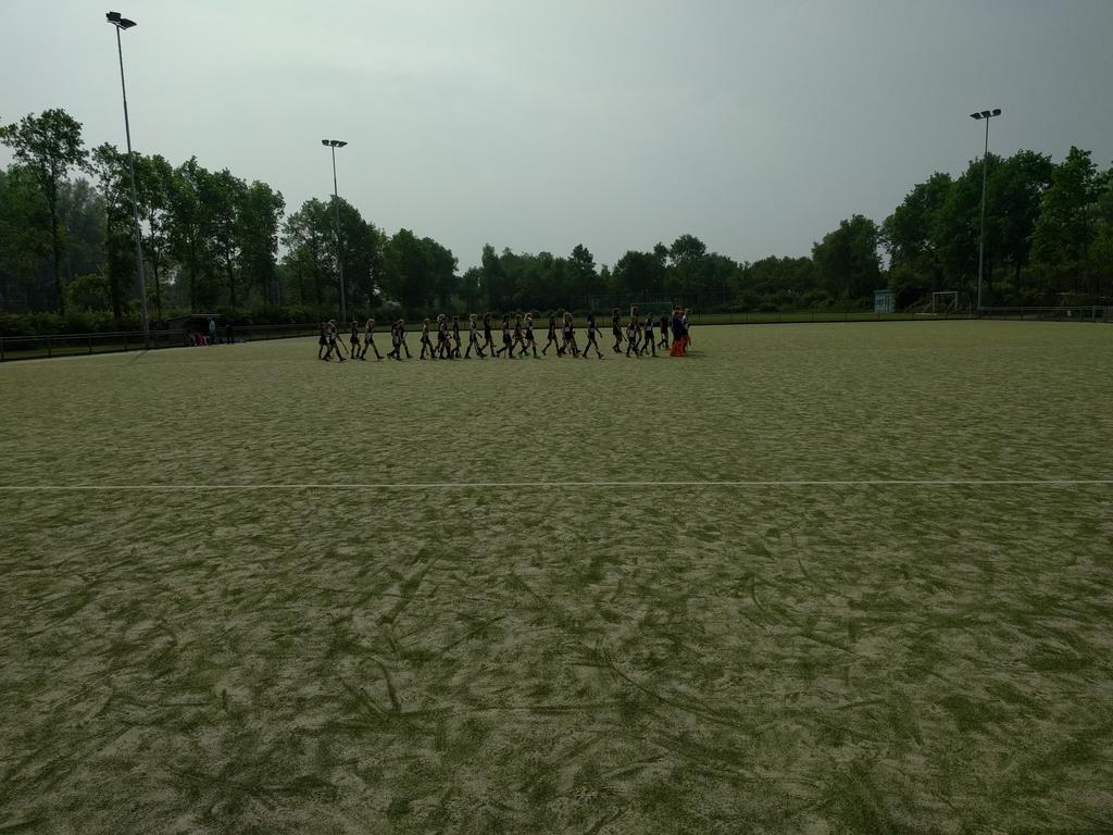 GHBS_MD1's tweet photo. Kampioenen na een 3-1 winst op @HHCQuickStick MD1!!! Nu voorbereiden op het NK op @GooischeHC #toppers https://t.co/Eo1wbhGG3g