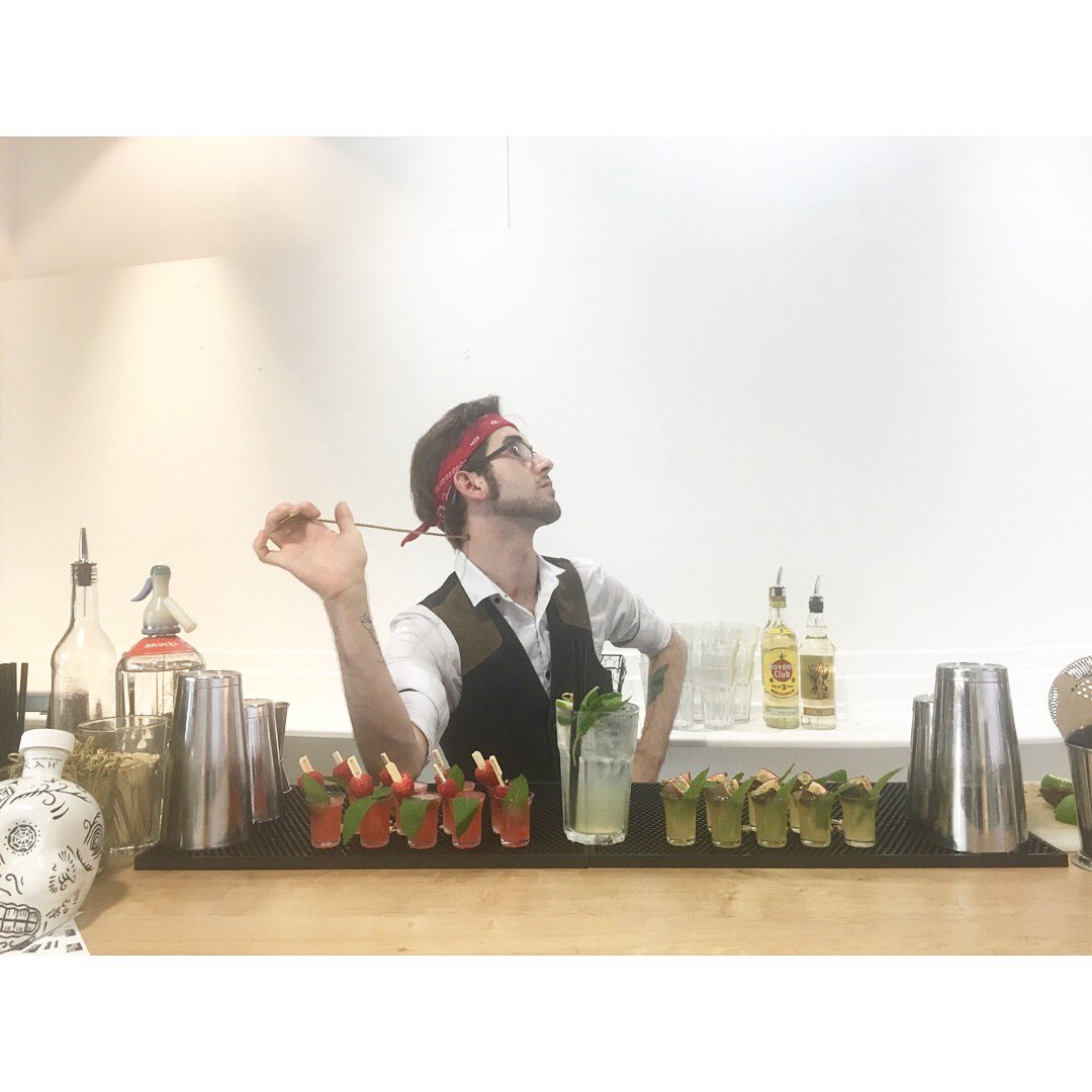 Cocktail tasters and lessons from this lad anyone? <a href="/TenMillLane/">Ten Mill Lane</a> 👌🏼