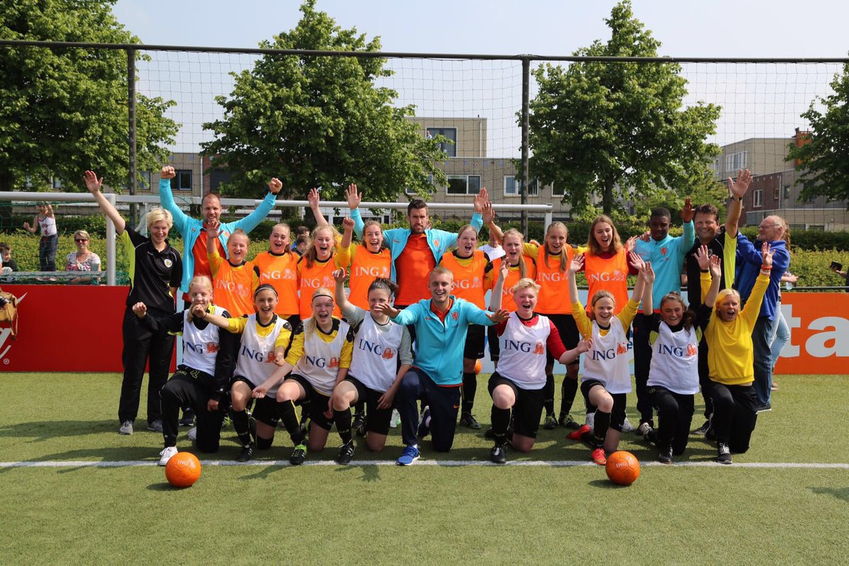 playersunited's tweet image. Ondertussen bij de locatie @vvReigerBoys... #oranjefandag #ingnl 🚁