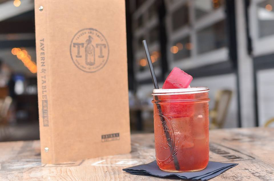 TavernandTable's tweet photo. No salt in the water, no salt on the glass. #chs #chas #charlest #chsdrinks #holycitydrinks #shemcreek #creektime https://t.co/gDqynLJm8Y
